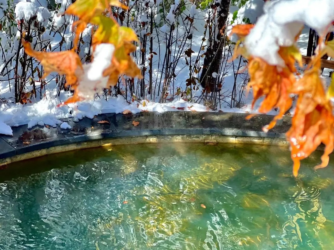 추천 객실 및 온천 시설 이미지